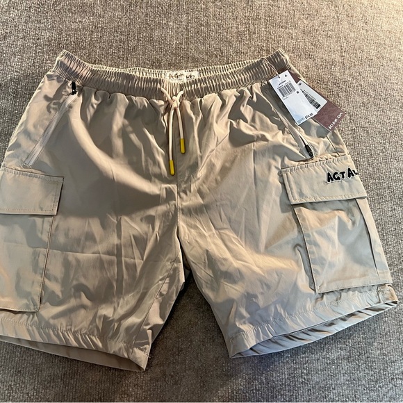 AGTawh Men's Beige Cargo Shorts - Picture 1 of 4